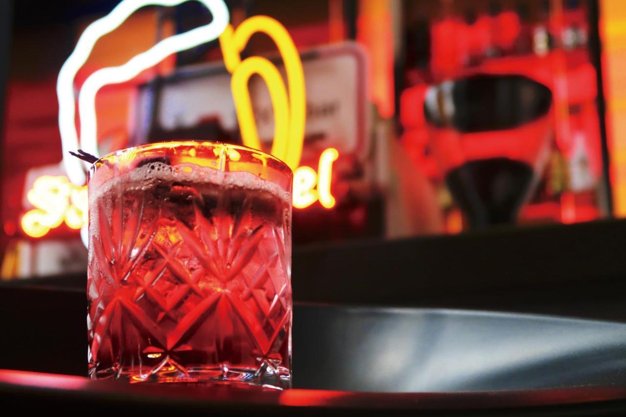 Aloft Hotel Calgary University Екстериор снимка