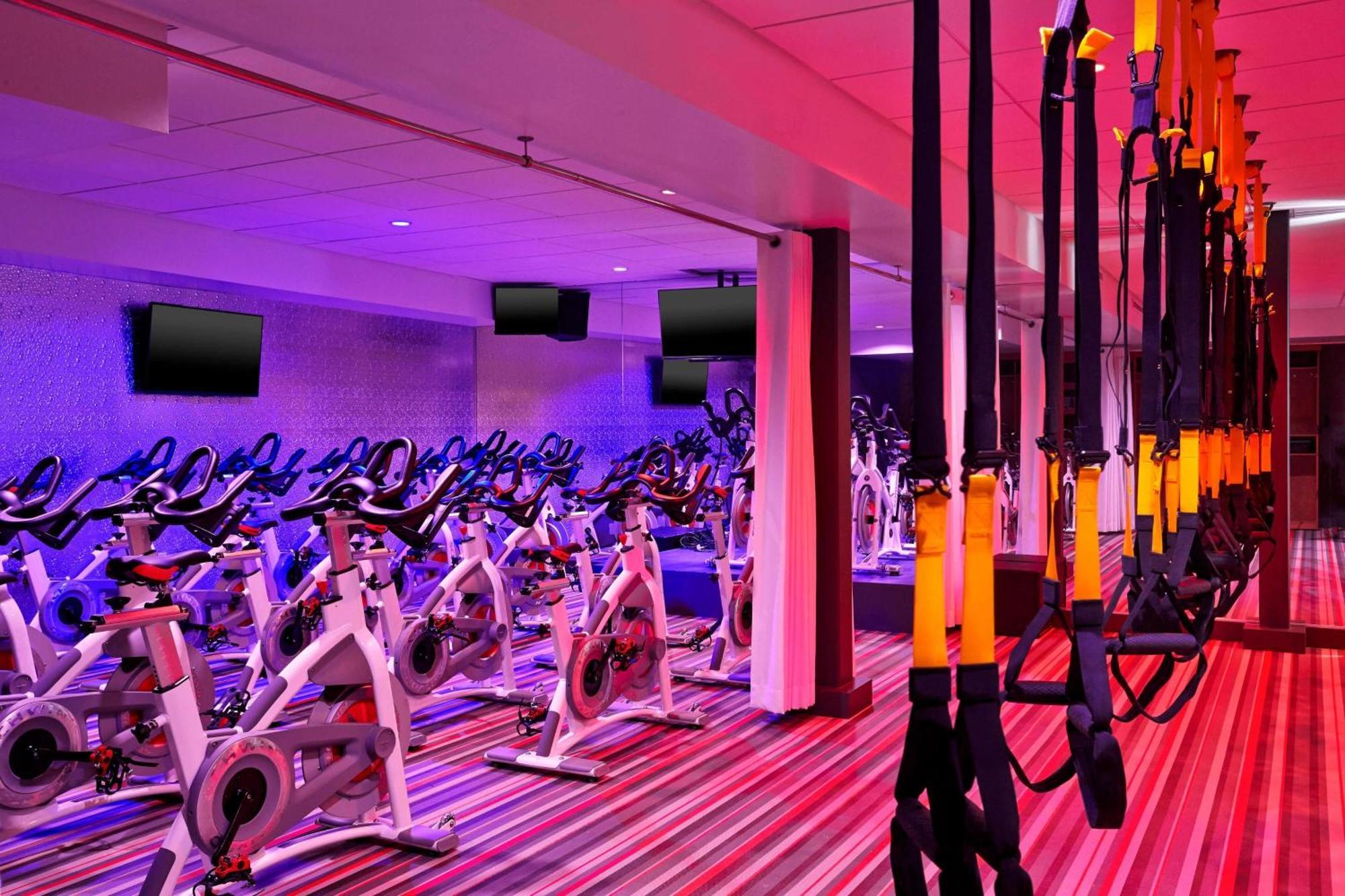 Aloft Hotel Calgary University Екстериор снимка