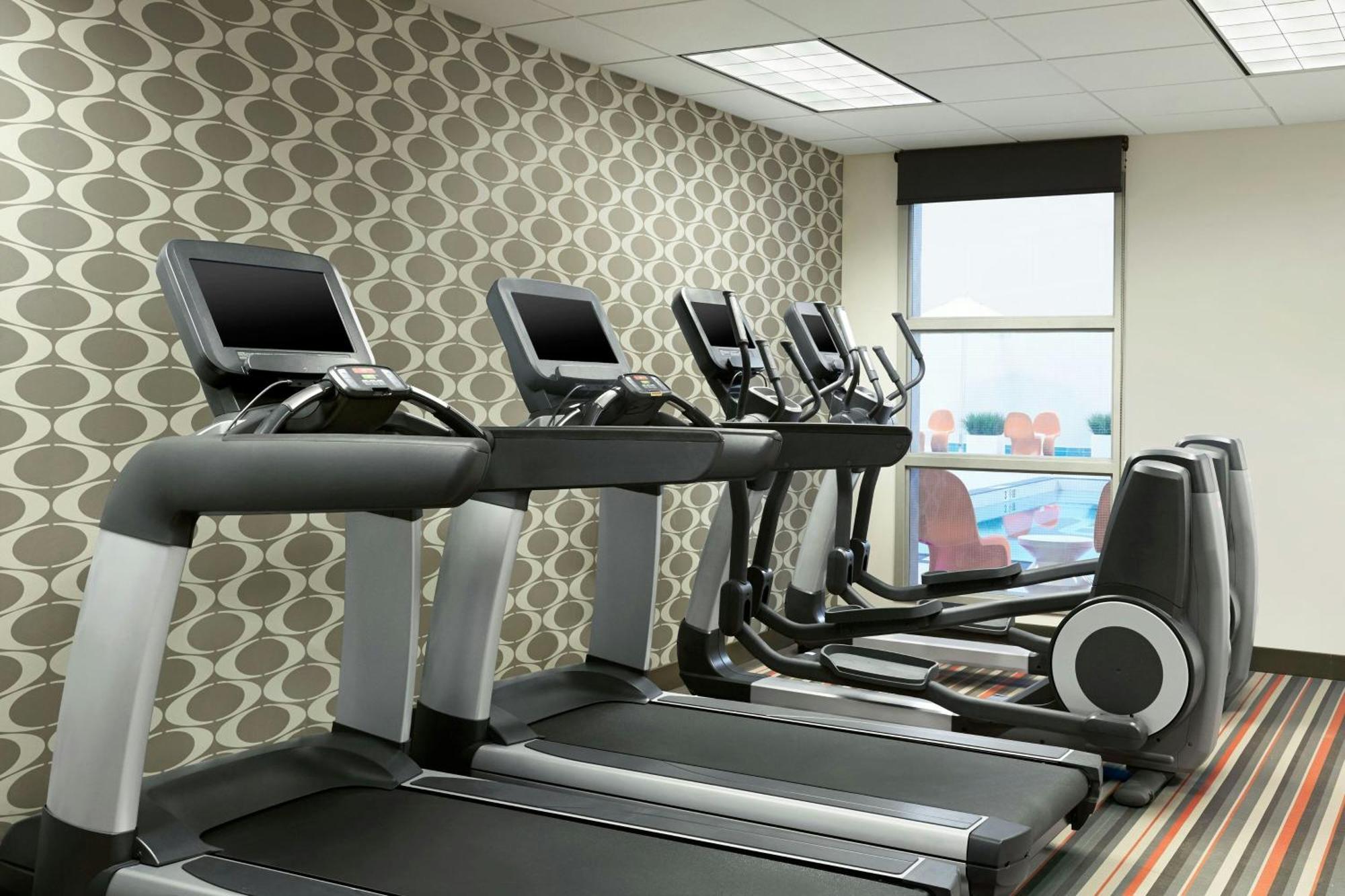 Aloft Hotel Calgary University Екстериор снимка