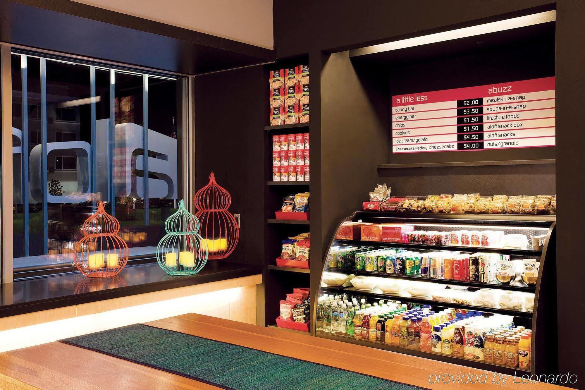 Aloft Hotel Calgary University Екстериор снимка