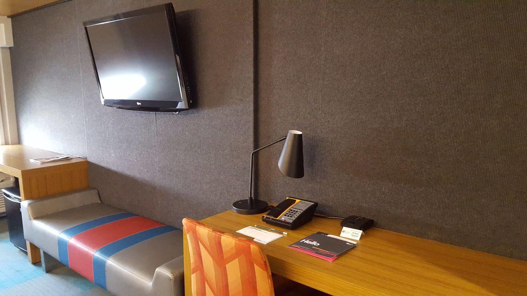 Aloft Hotel Calgary University Екстериор снимка